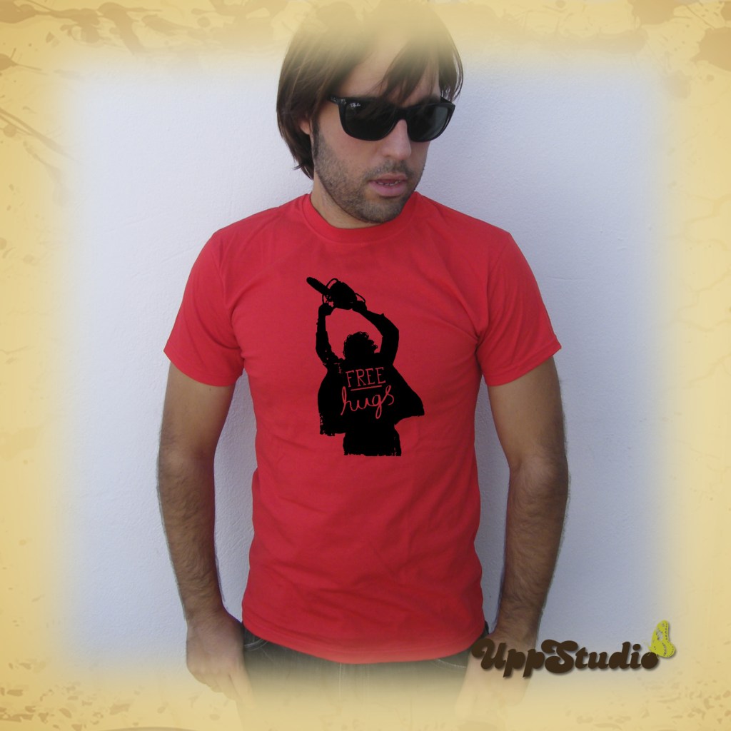 Camiseta Free Hugs La Matanza de Texas The Texas Chainsaw Massacre T-Shirt Tee Abrazos Gratis Leatherface | UppStudio